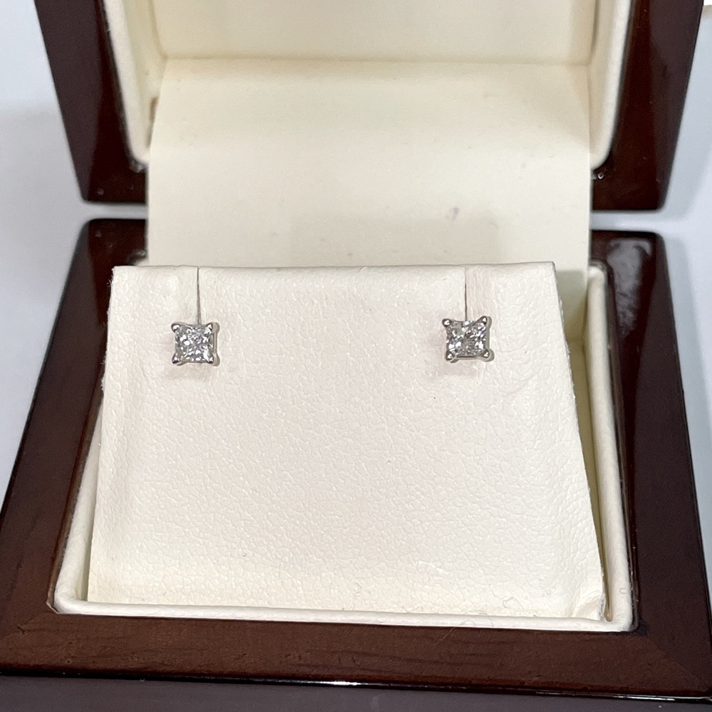 Solid 14K White Gold Natural Princess Cut Diamond 1/4CTW Stud Earrings